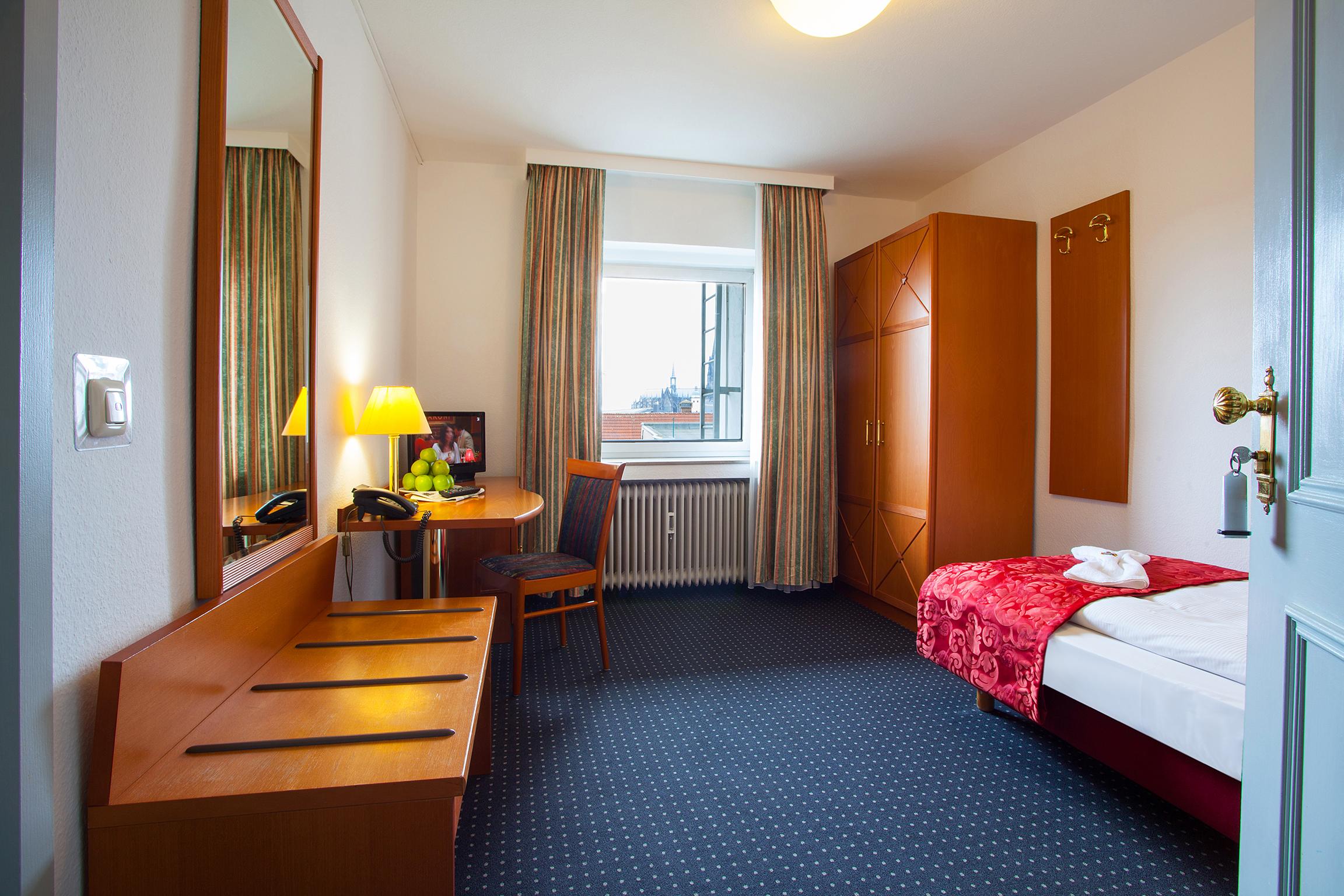 Ina Hotel Royal Keulen Buitenkant foto
