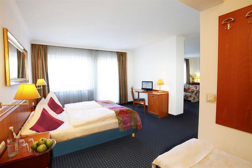 Ina Hotel Royal Keulen Buitenkant foto