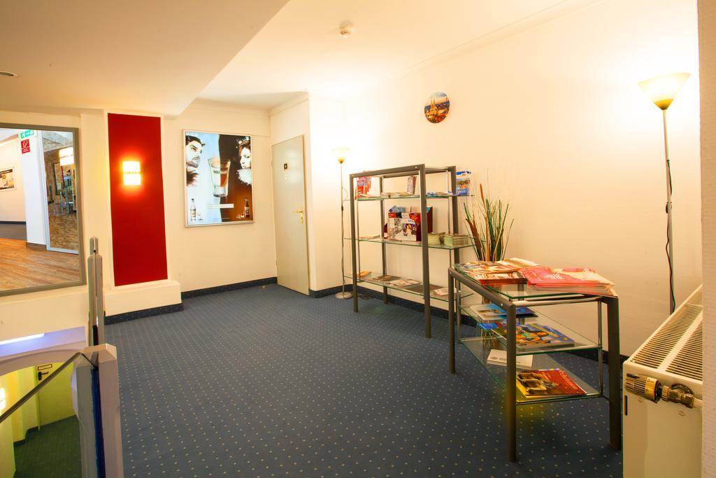 Ina Hotel Royal Keulen Buitenkant foto