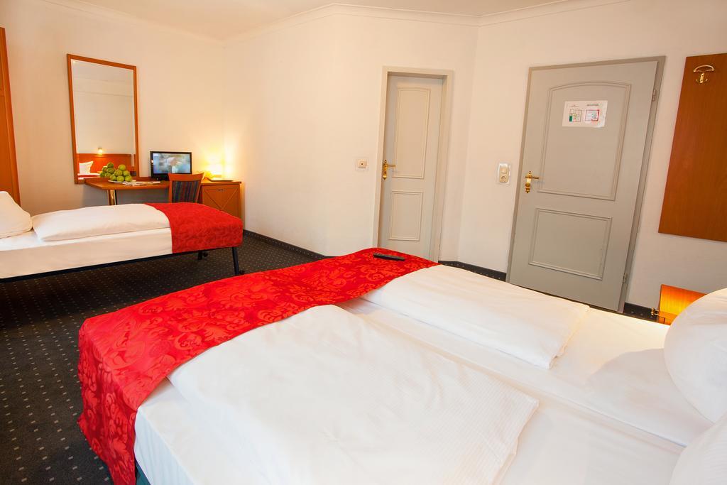 Ina Hotel Royal Keulen Buitenkant foto